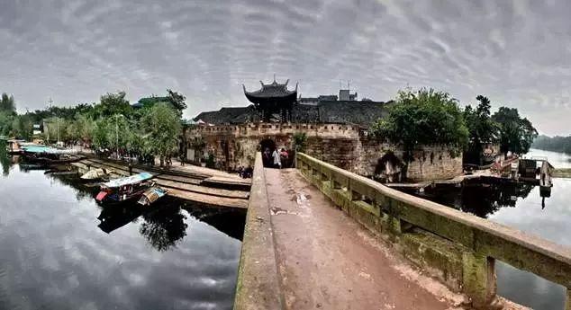 甄嬛竟如此白切黑!明知安陵容多心,为啥还把浮光锦赏给浣碧?